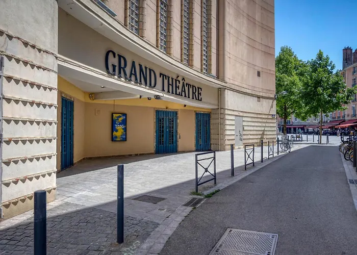 Le Brocherie - Place Aux Herbes - Quai De Grenoble