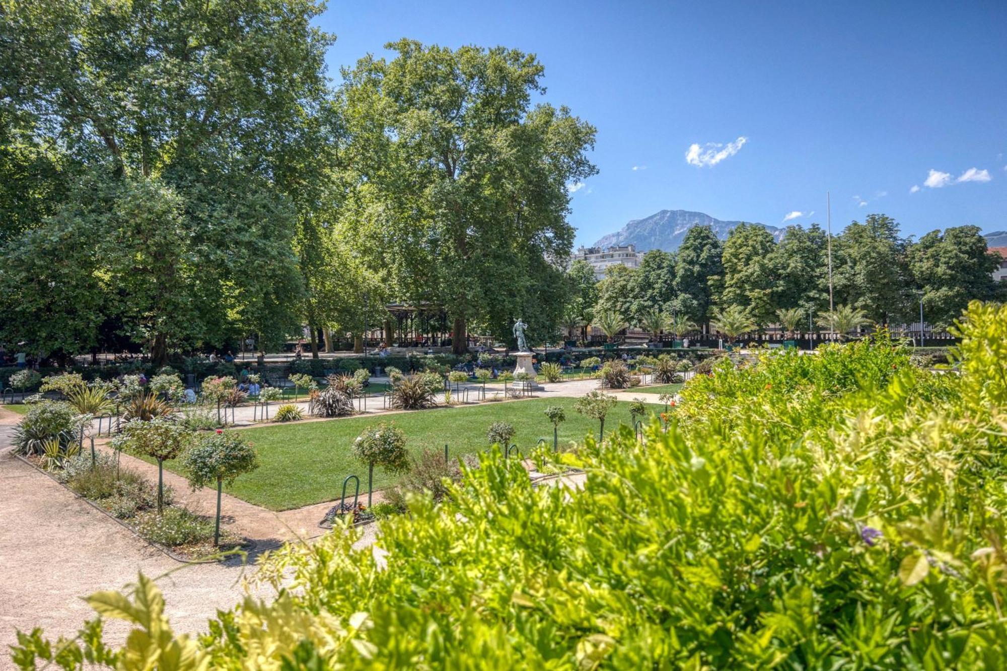 Le Brocherie - Place Aux Herbes - Quai De *