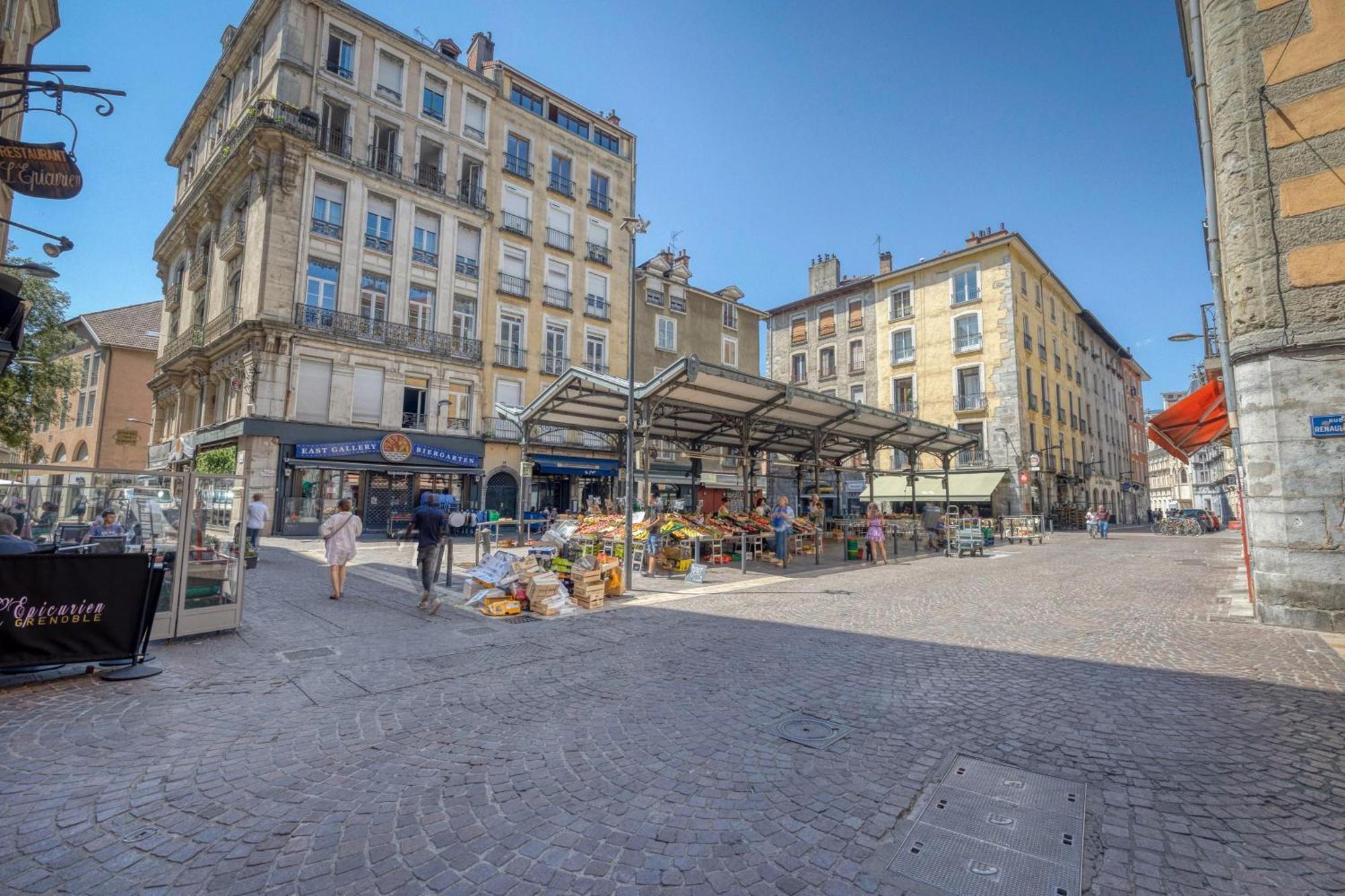 Le Brocherie - Place Aux Herbes - Quai De