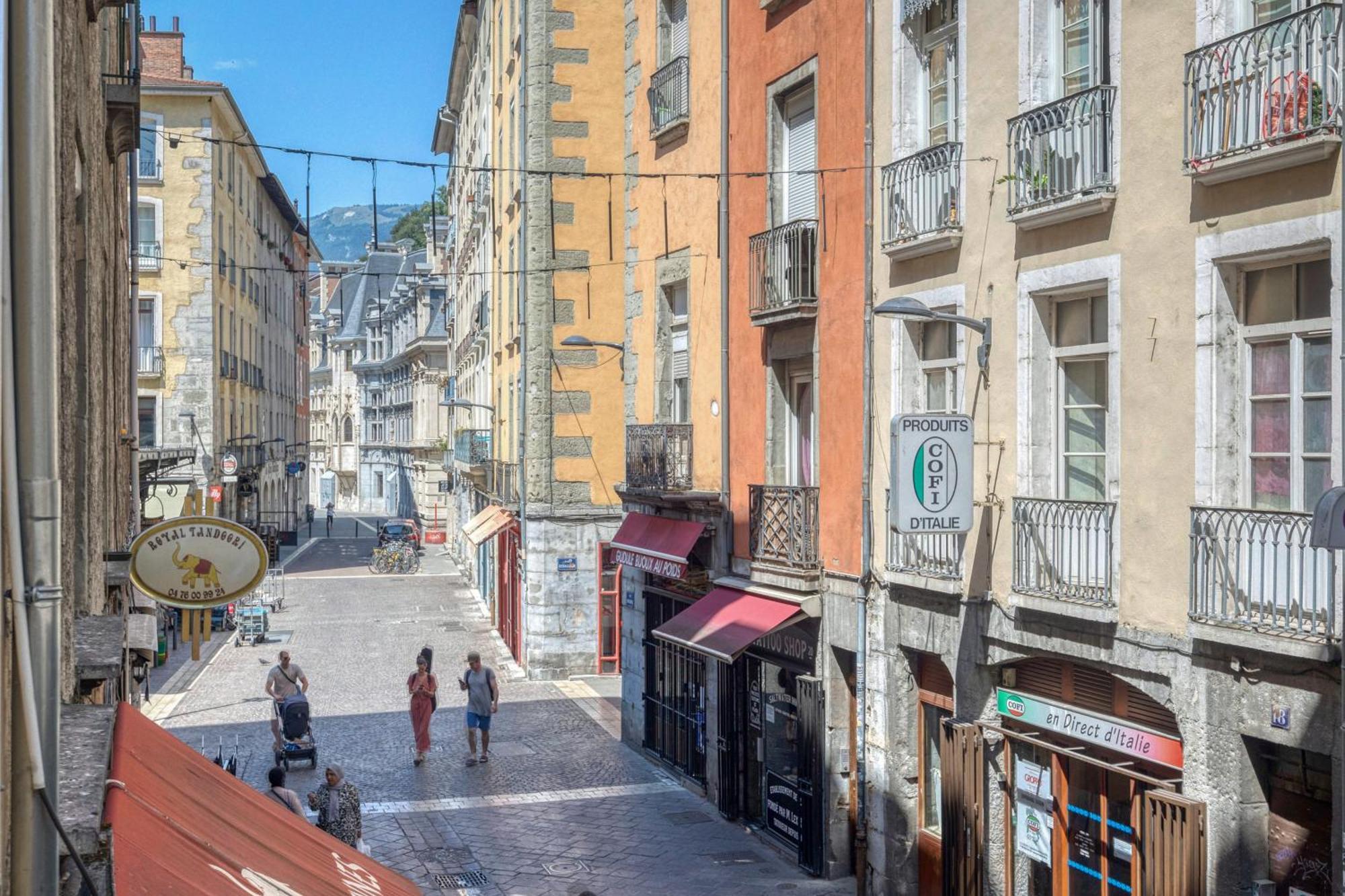 Apartment Le Brocherie - Place Aux Herbes - Quai De Grenoble
